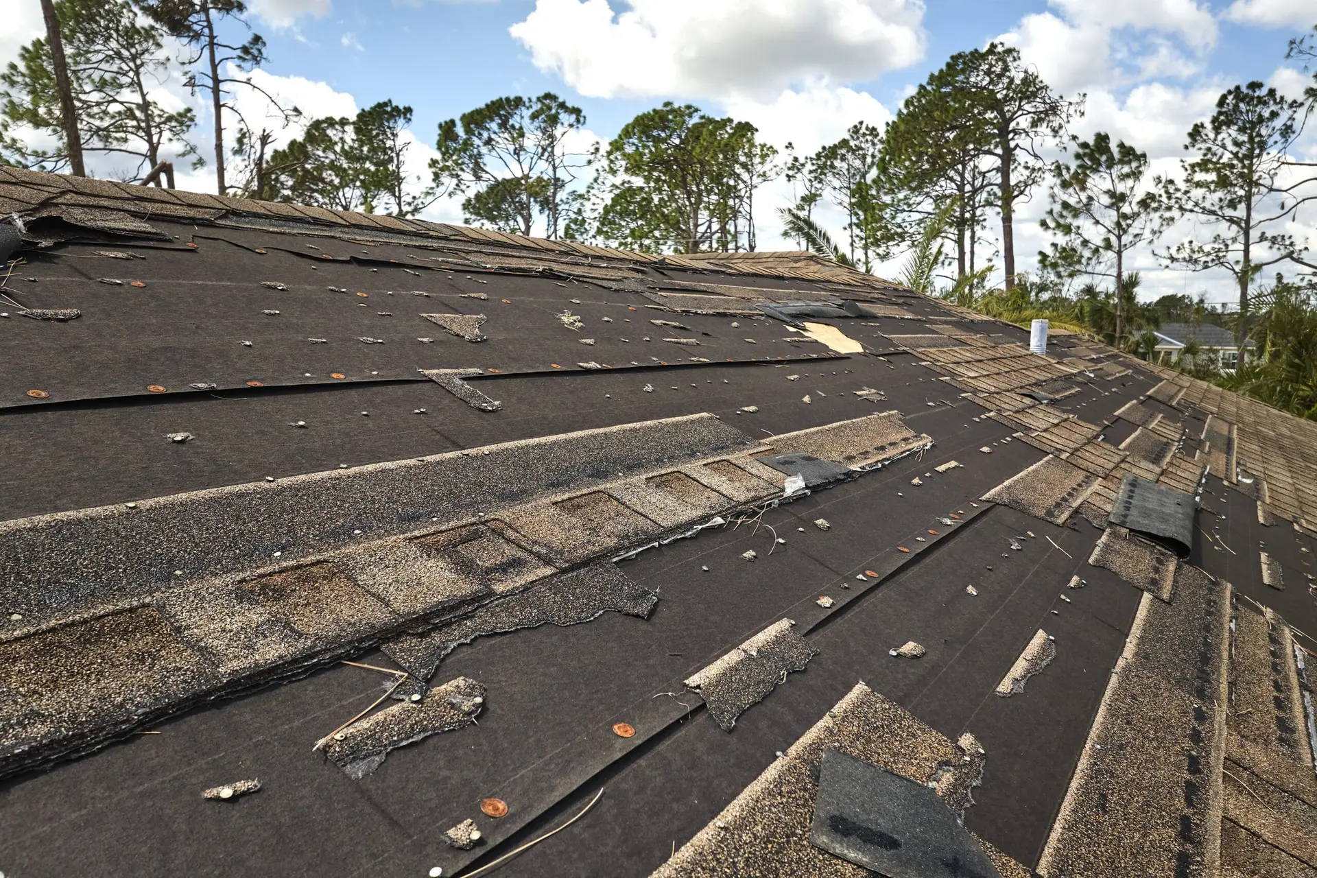 7 Secrets to Avoid Getting Burned by a Bad Roofing Contractor